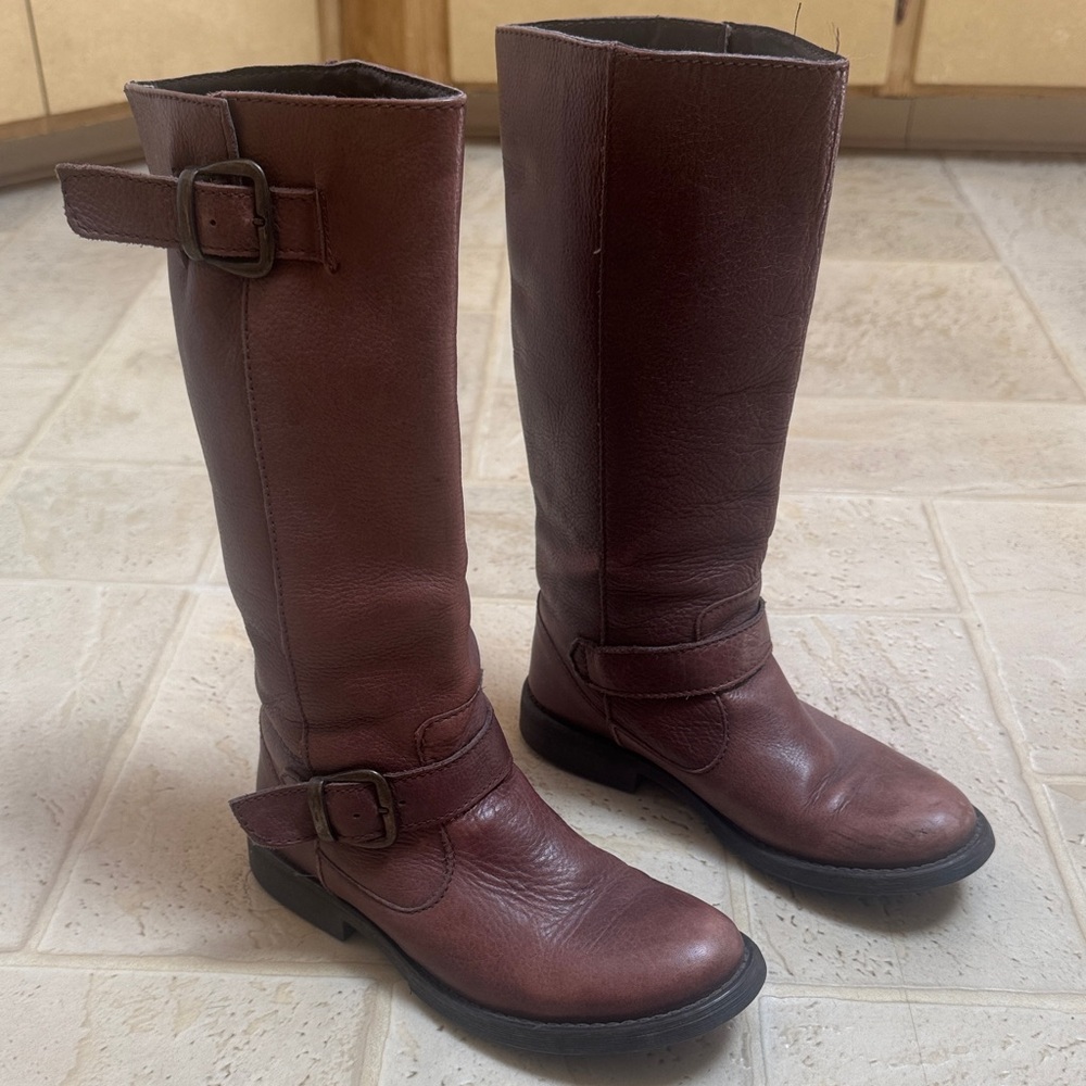 Steve Madden Brown Leather Frencchh French Buckle Strap Boots 6.5